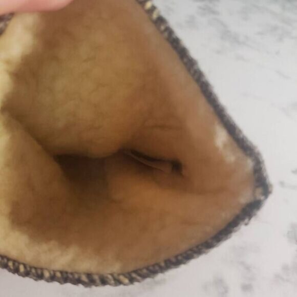 Gray Gloves - Picture 6 of 7